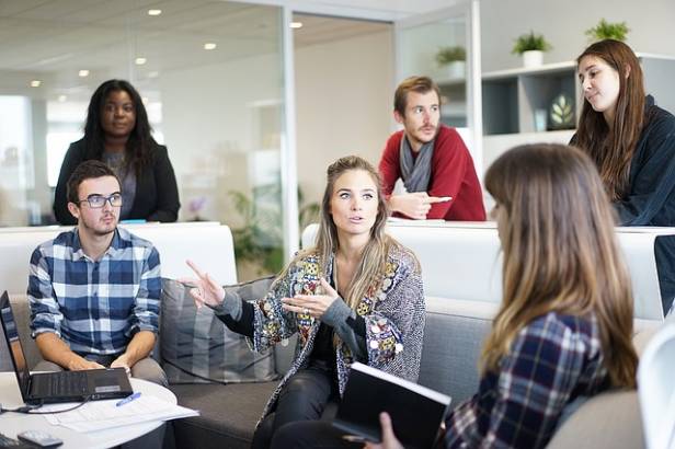 standup-meeting-sviluppo-software-framework-scrum